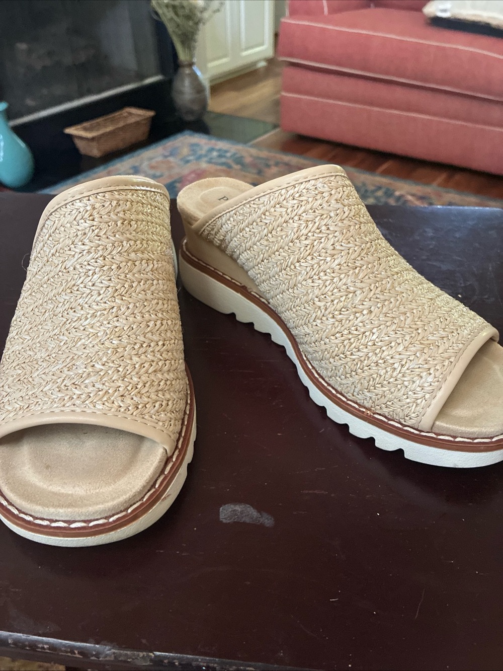 Pierre Dumas Ivory Gold Woven Slide Mule Wedge Shoes SZ 6.5